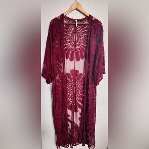 ✨Francesca’s Burgundy Sheer Lace Kimono